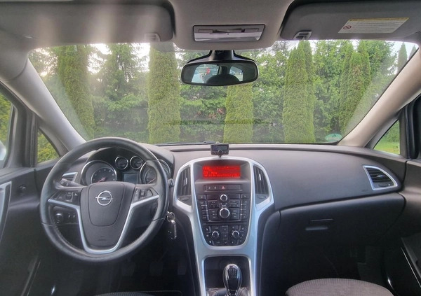 Opel Astra cena 25999 przebieg: 147200, rok produkcji 2011 z Górzno małe 379